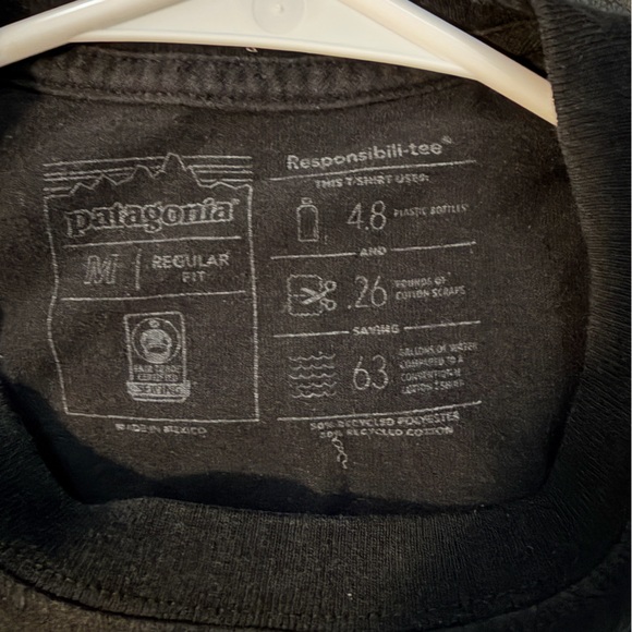 Patagonia P-6 Logo Long Sleeve Responsibili-Tee Black Organic Recycled - Picture 5 of 5